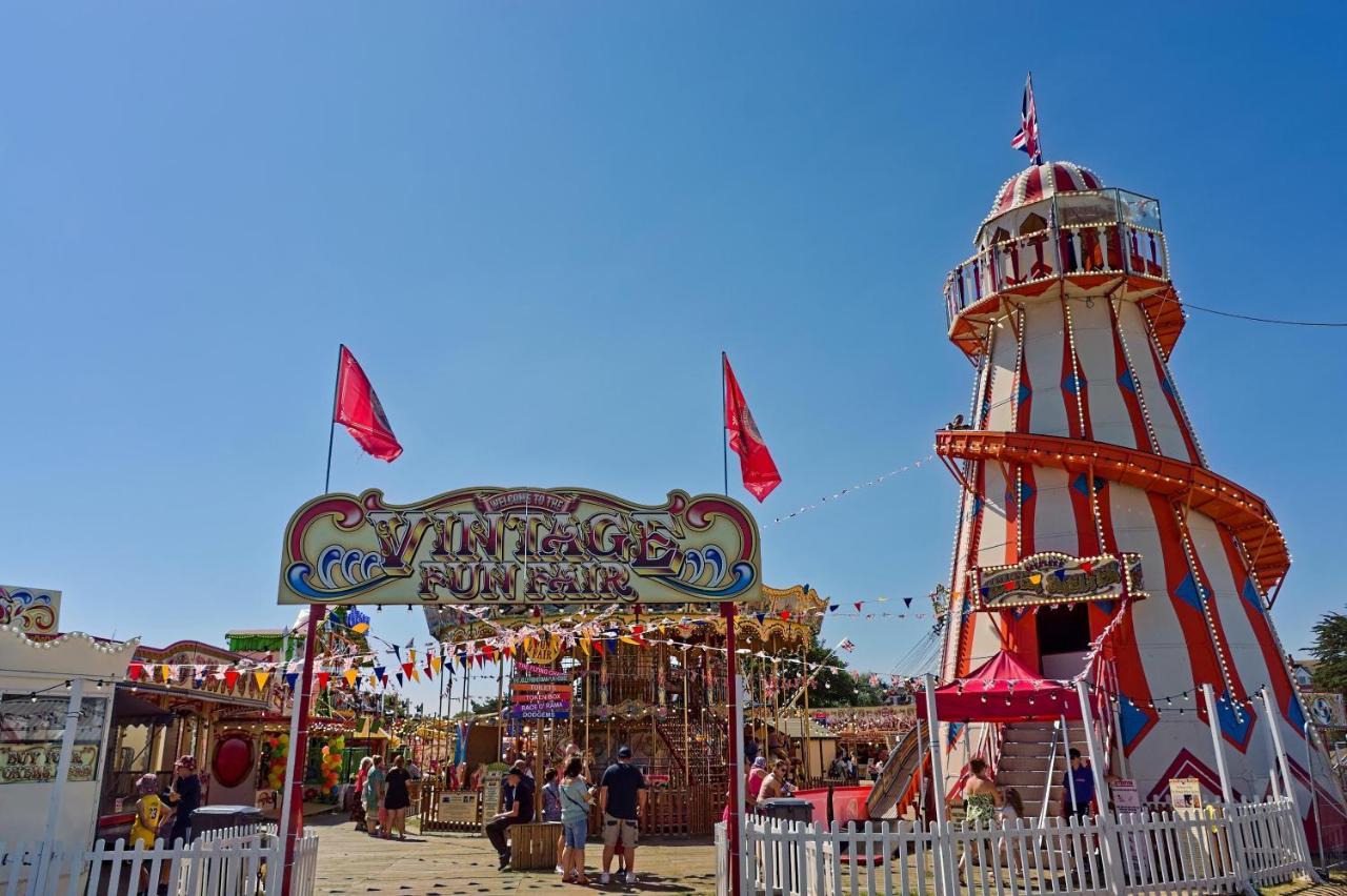 Superb Caravan At Seawick Holiday Park, Sleeps 8 Ref 27202Sw Clacton-on-Sea Esterno foto
