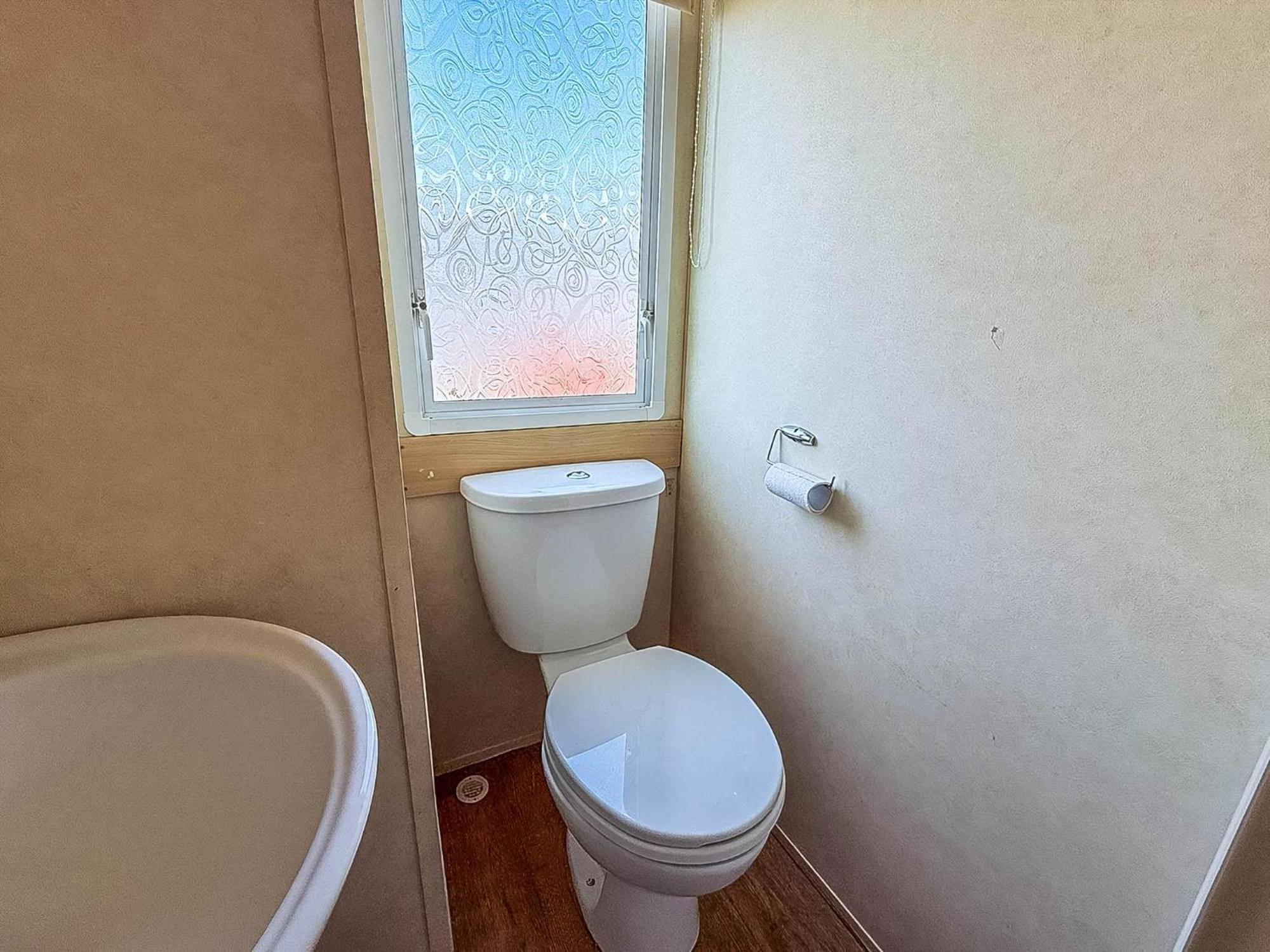 Superb Caravan At Seawick Holiday Park, Sleeps 8 Ref 27202Sw Clacton-on-Sea Esterno foto