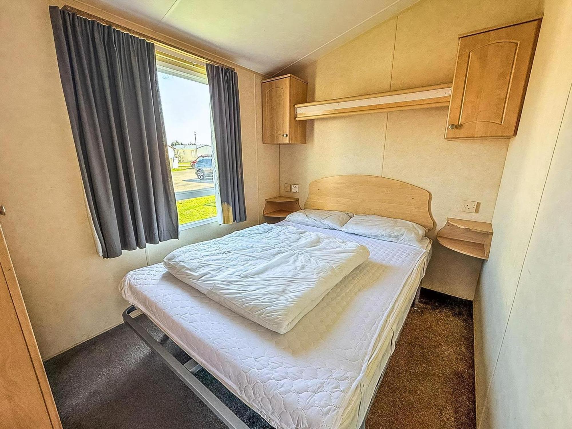 Superb Caravan At Seawick Holiday Park, Sleeps 8 Ref 27202Sw Clacton-on-Sea Esterno foto