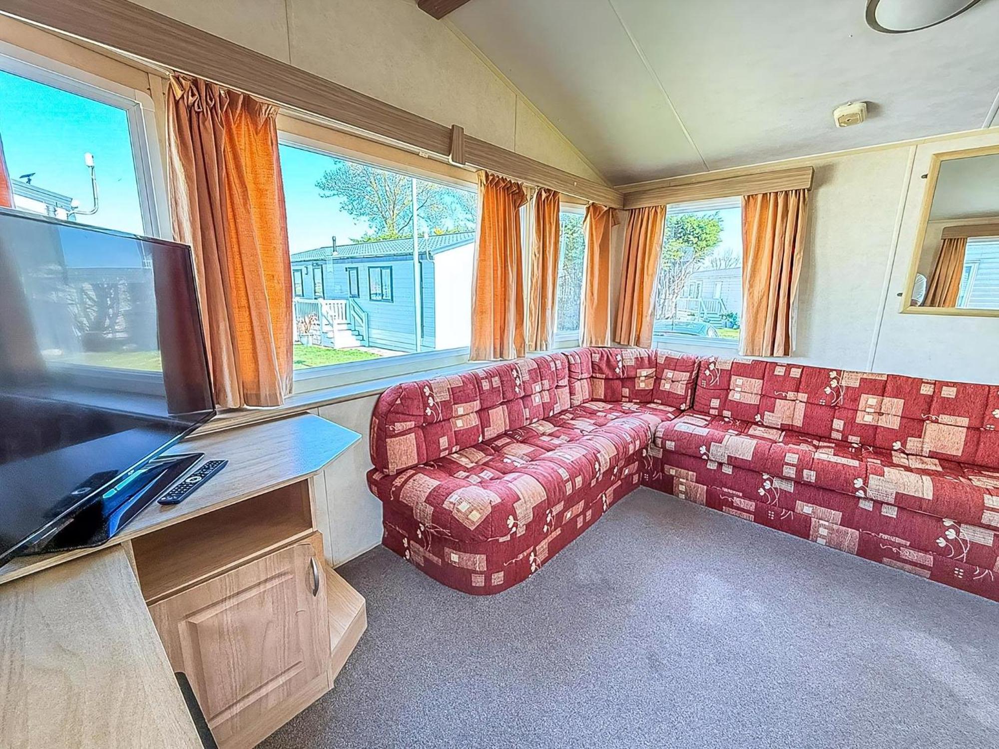 Superb Caravan At Seawick Holiday Park, Sleeps 8 Ref 27202Sw Clacton-on-Sea Esterno foto